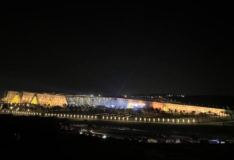 هتل Palm Grand Egyptian Museum, Pyramids View