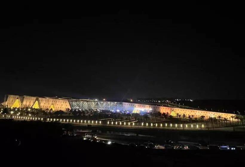 هتل Palm Grand Egyptian Museum, Pyramids View