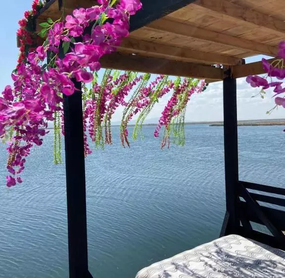 هتل Isla Sur Uros