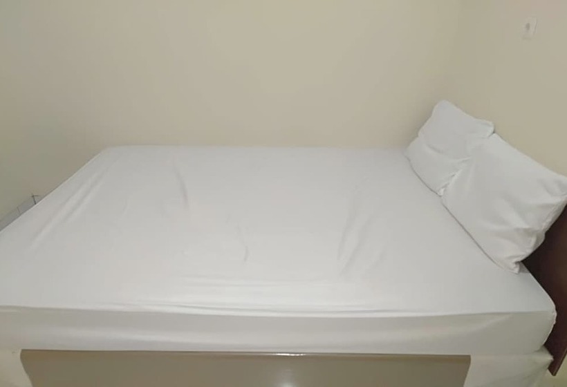 Otel Spot On 93464 Penginapan Tulimario Syariah