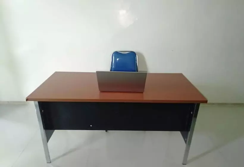 Hotelli Spot On 93464 Penginapan Tulimario Syariah