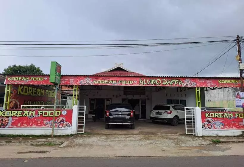 Hotelli Spot On 93464 Penginapan Tulimario Syariah