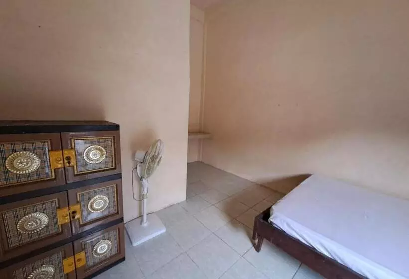 Hotelli Spot On 93465 Archa Guest House Syariah