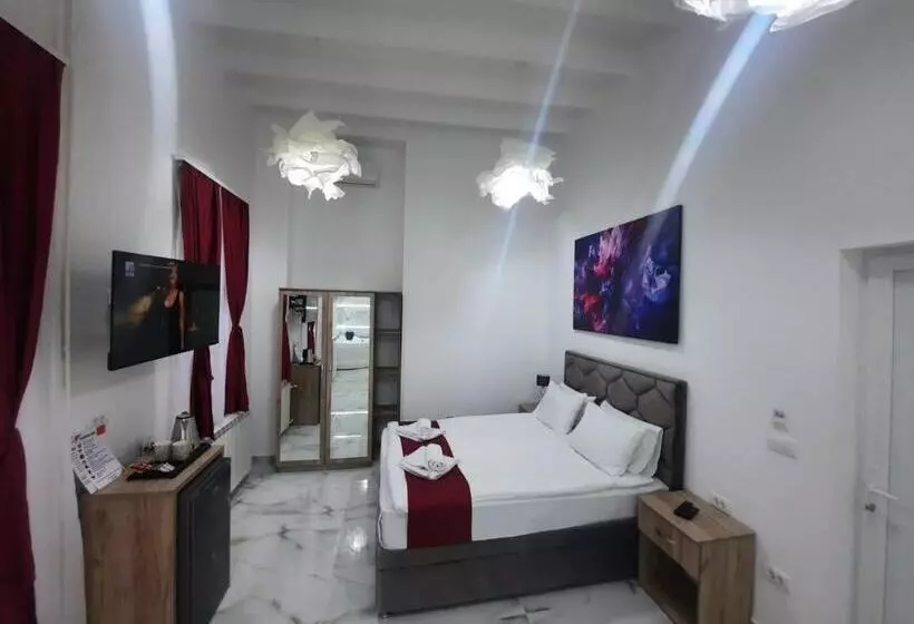 پانسیون Authentic Belgrade Centre   Luxury Suites