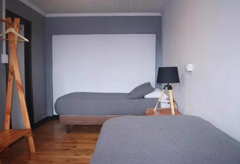 ペンション Löf Hostal