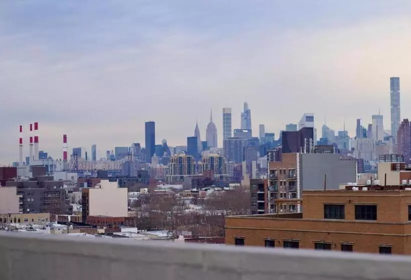 10 Minutes From Nyc   Astoria Lic Queens Cityview