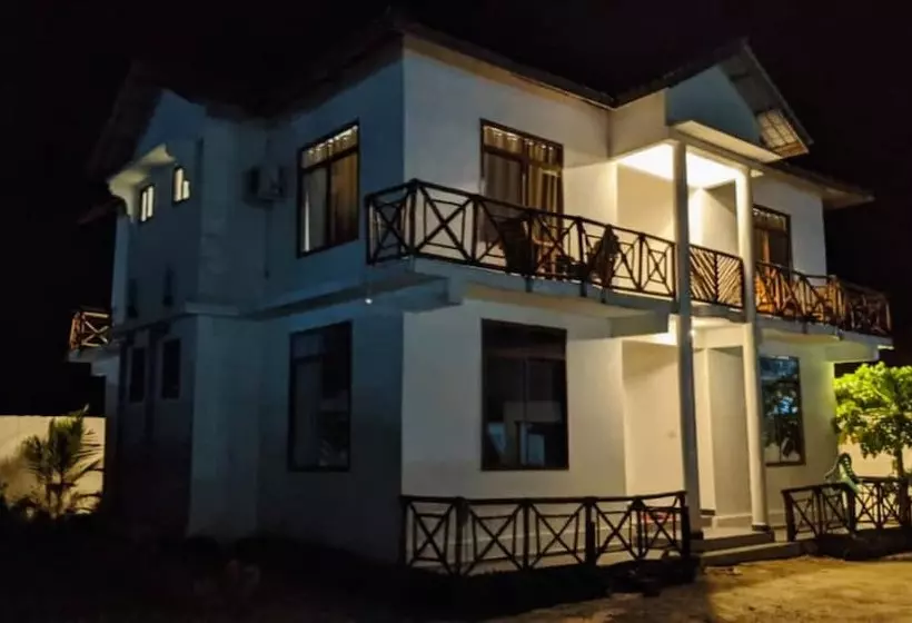 Hotelli Asili Nyumbani Residence