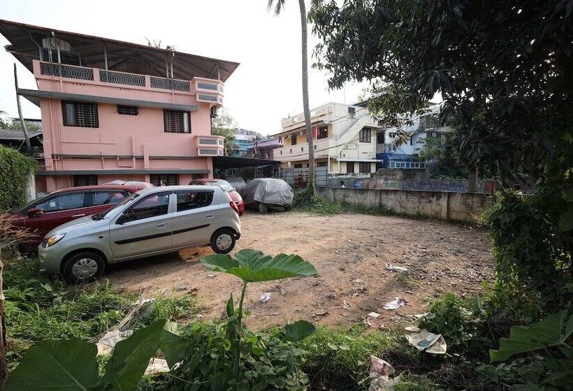 هتل Guest West Inn Cochin