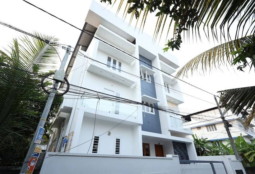 هتل Guest West Inn Cochin