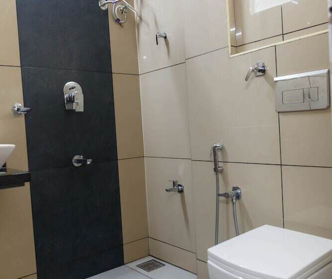 هتل Guest West Inn Cochin