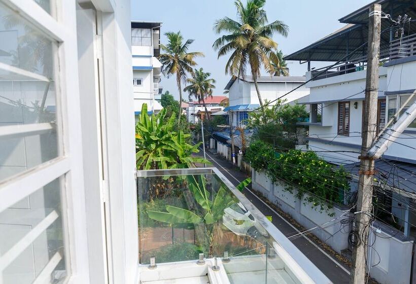 هتل Guest West Inn Cochin