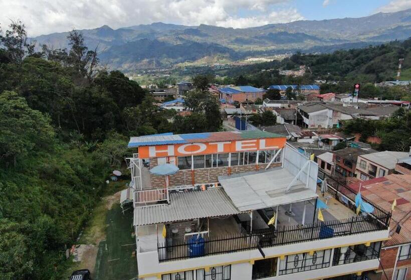 فندق Naranja Sport