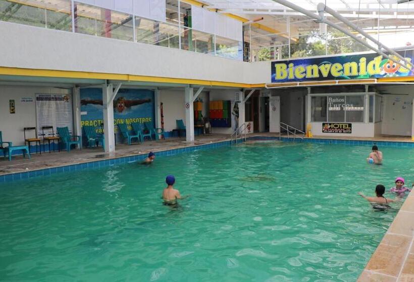 فندق Naranja Sport