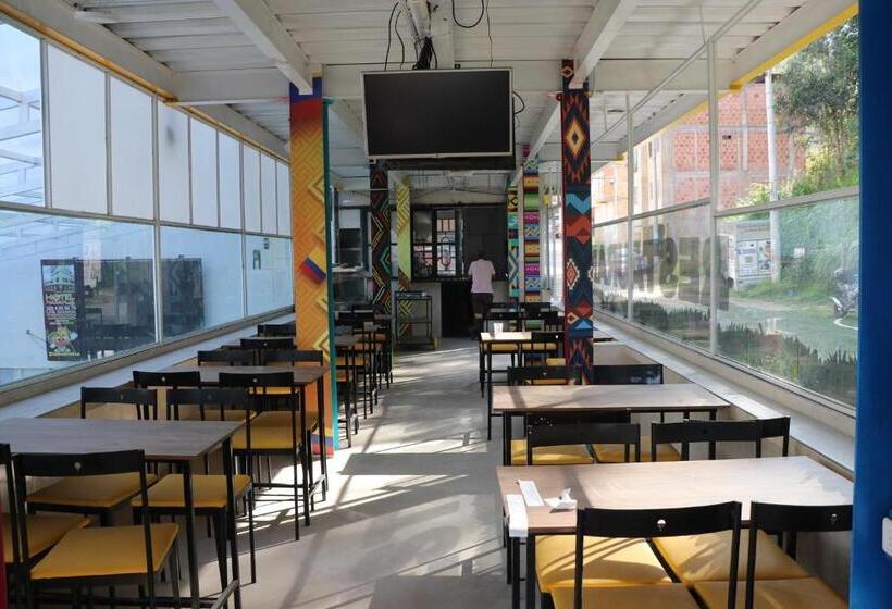 Отель Naranja Sport