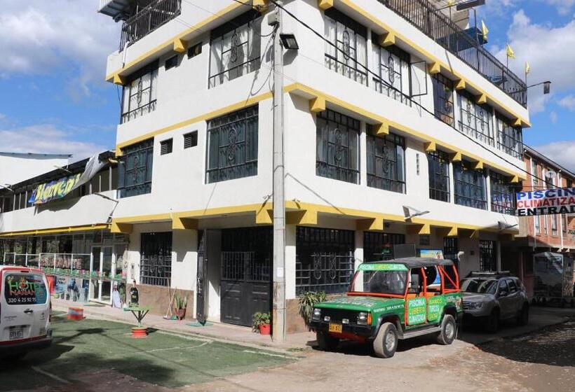 فندق Naranja Sport