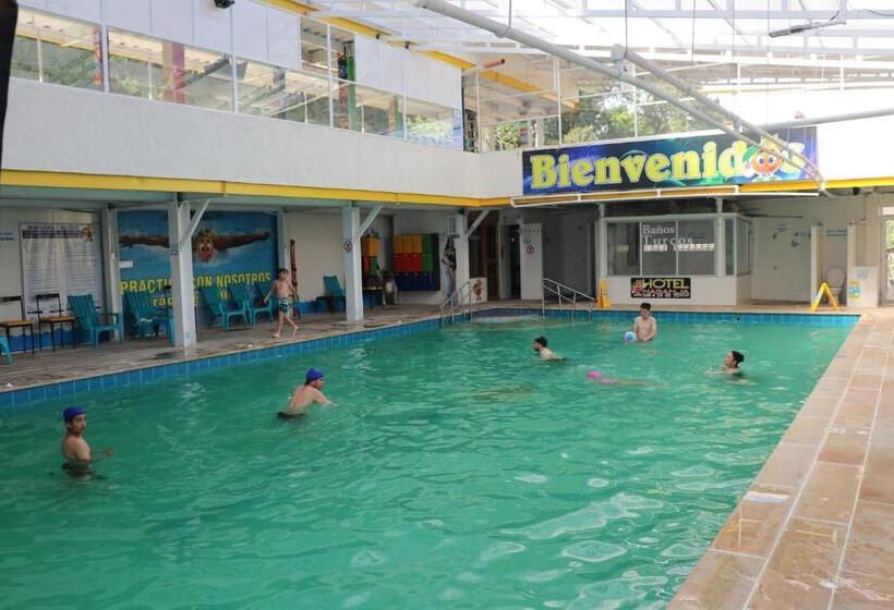 Отель Naranja Sport