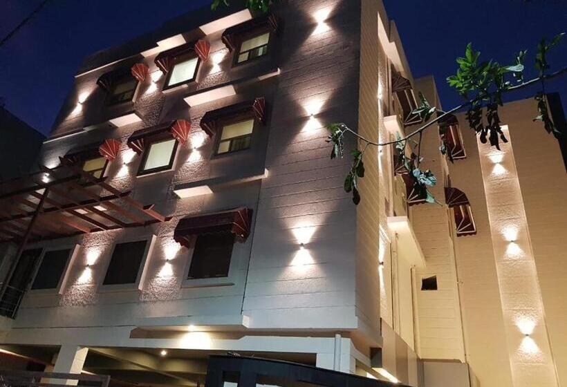 Отель New Gokul Grand