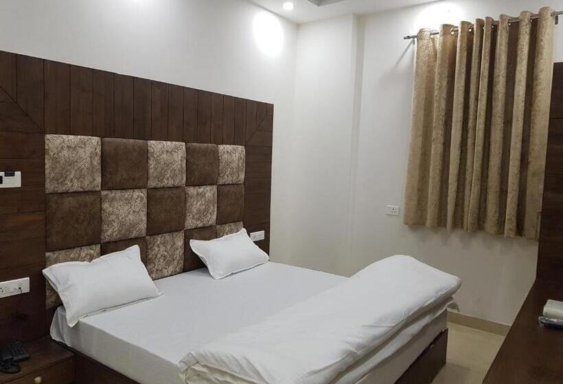 Отель New Gokul Grand