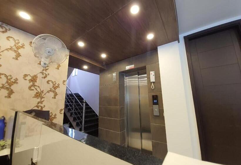 Отель New Gokul Grand