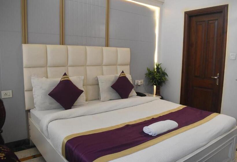 酒店 Shakuntala Palace Point