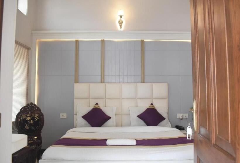 酒店 Shakuntala Palace Point