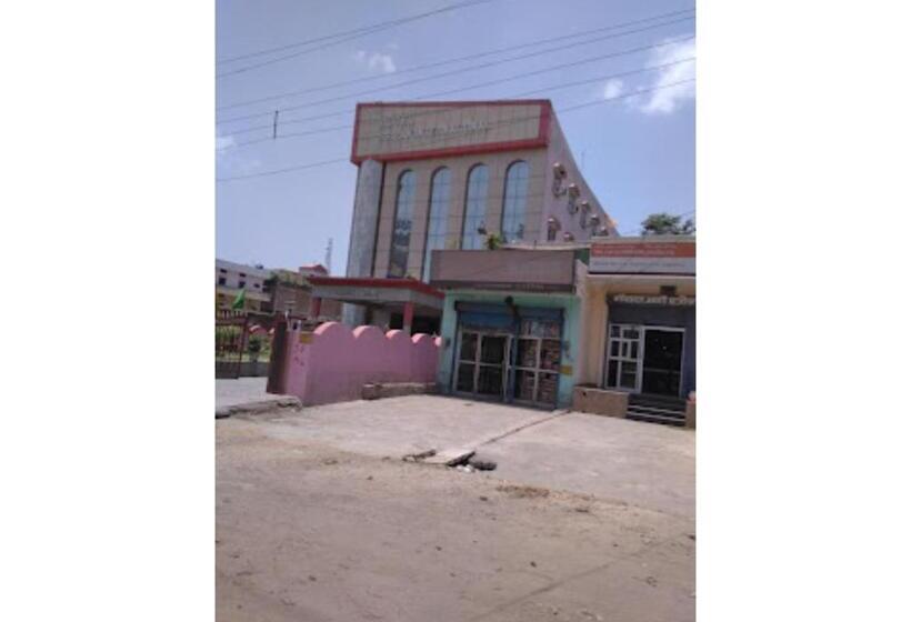 Отель Shri Ram International Varanasi