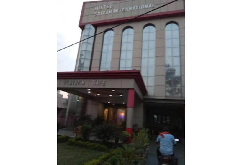 Отель Shri Ram International Varanasi