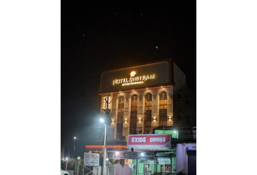 Отель Shri Ram International Varanasi