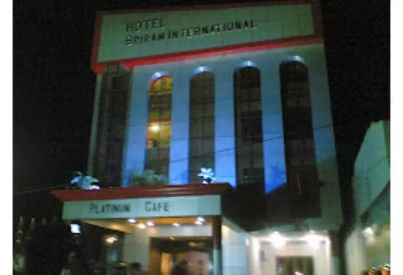 ホテル Shri Ram International Varanasi