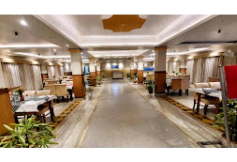 Отель Shri Ram International Varanasi