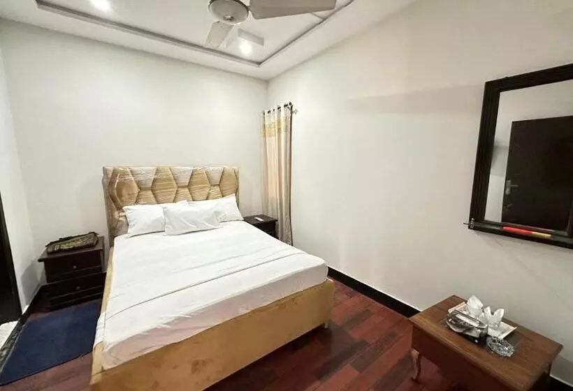 Majatalo Decent Lodge Guest House