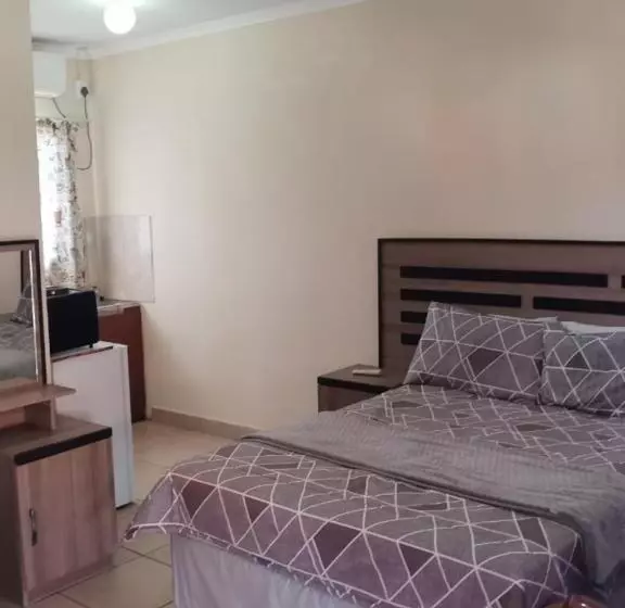 ペンション Ngisaphila Guesthouse