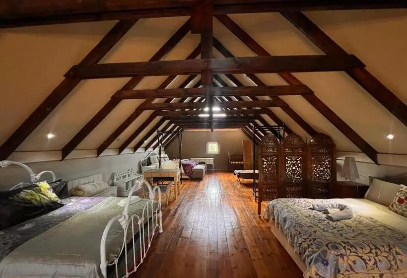 Majatalo Segulah Guesthouse