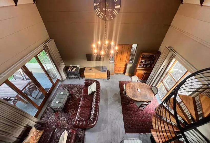 Majatalo Segulah Guesthouse