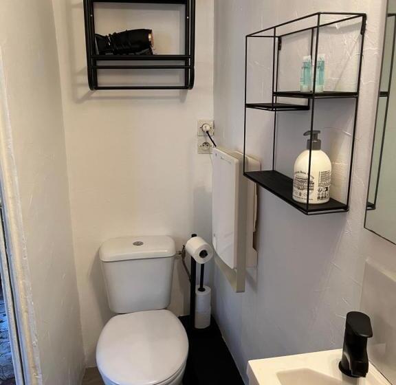 تختخواب و صبحانه Studio En Ville