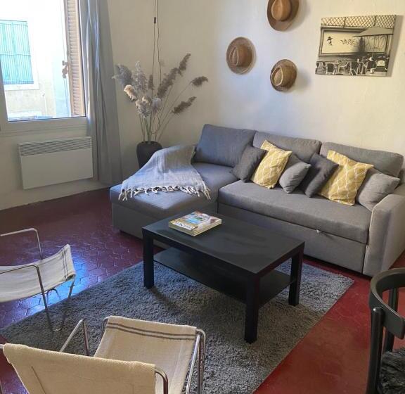 تختخواب و صبحانه Studio En Ville