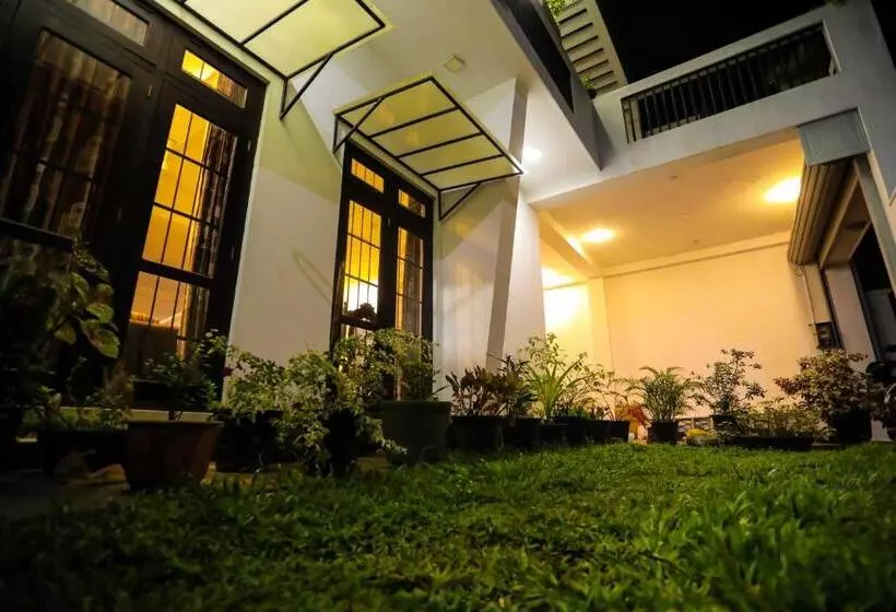 تختخواب و صبحانه Zara Home