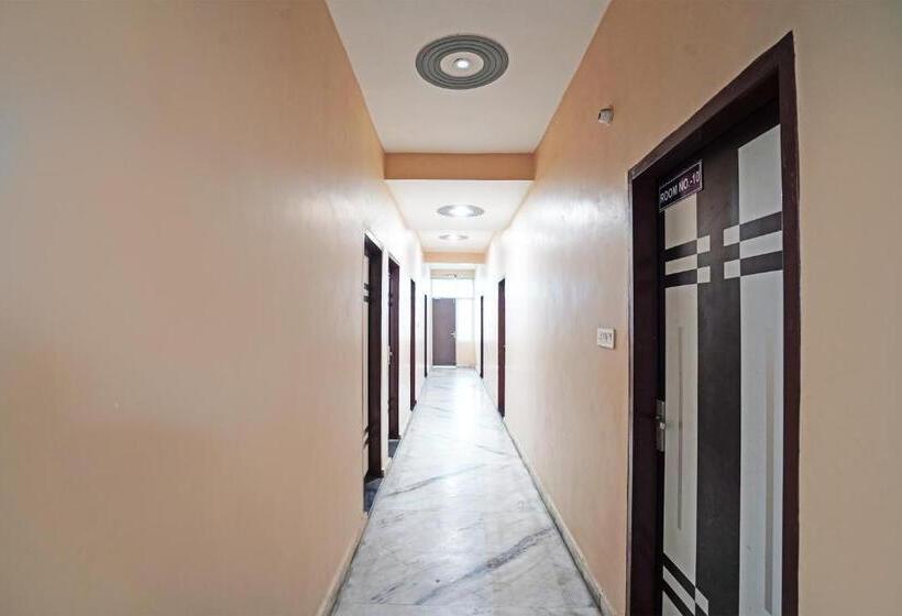 ホテル Oyo R.k Bohra Guest House