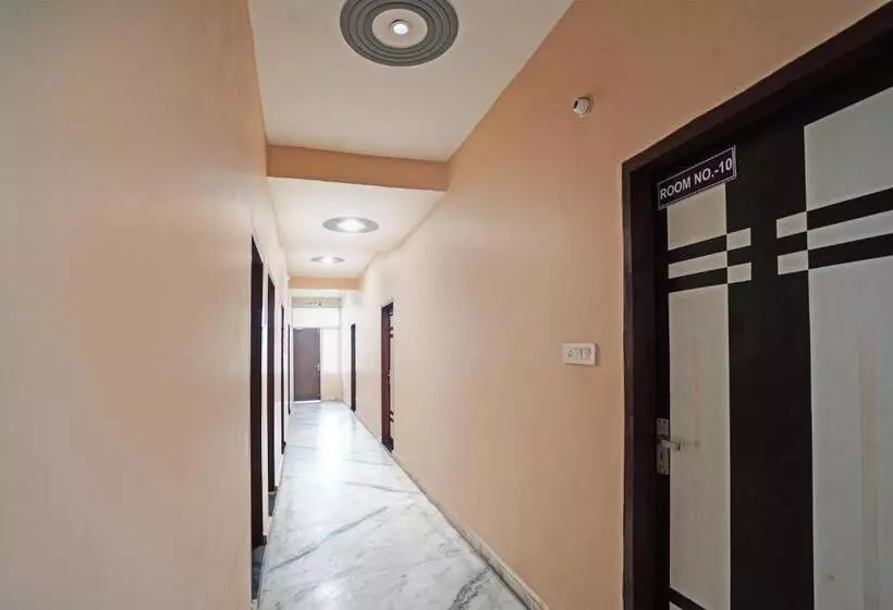 ホテル Oyo R.k Bohra Guest House