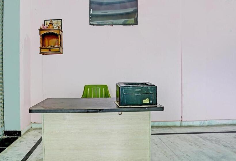 ホテル Oyo R.k Bohra Guest House