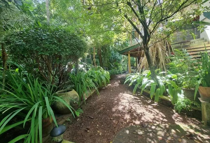 Majatalo Miracle Garden