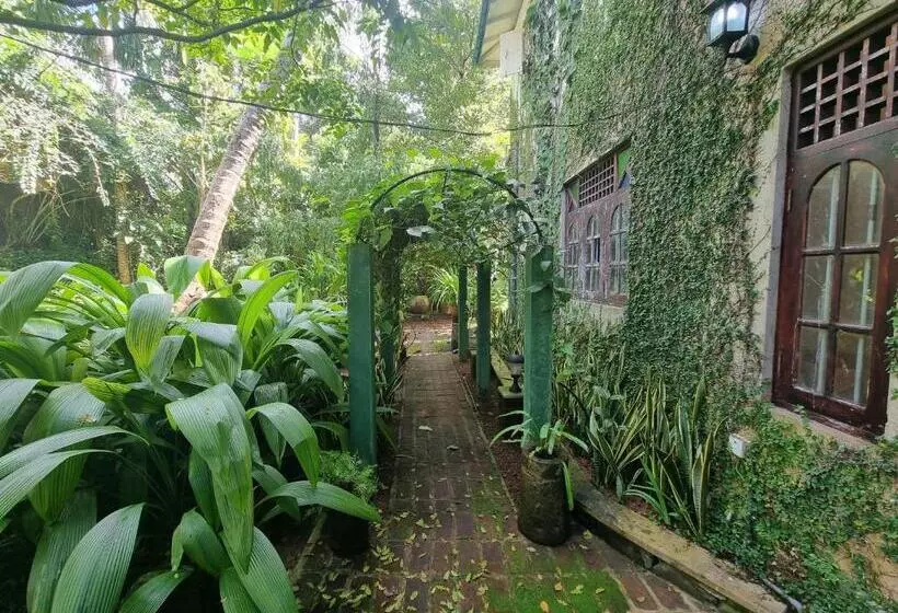 Majatalo Miracle Garden