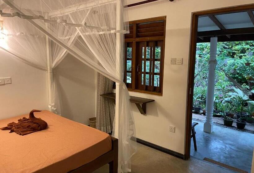 Pensjonat Surf Side Madiha Matara