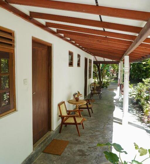 Pensjonat Surf Side Madiha Matara