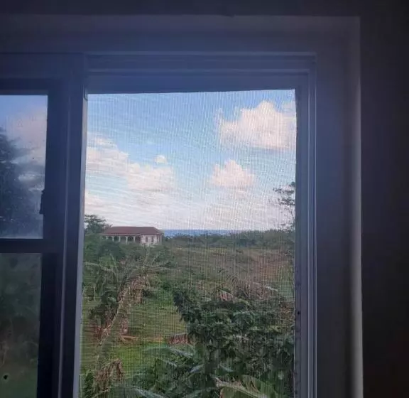 پانسیون Yaad Away From Yaad