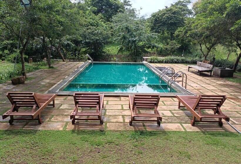 Spice Village Hotel & Restaurant