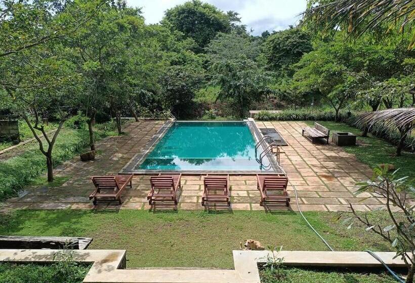 Spice Village Hotel & Restaurant