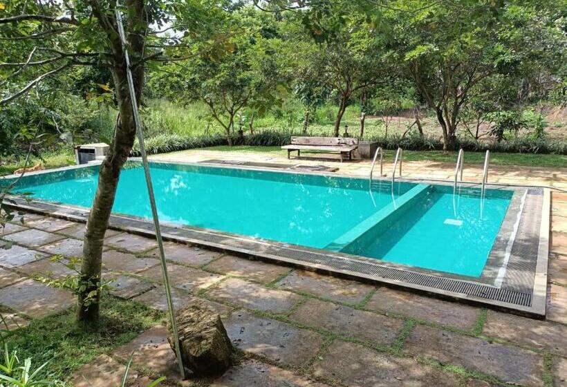 Spice Village Hotel & Restaurant