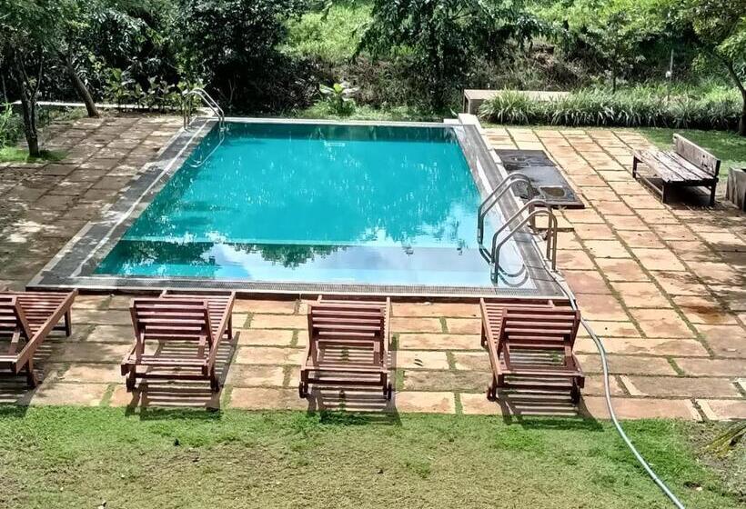 Spice Village Hotel & Restaurant