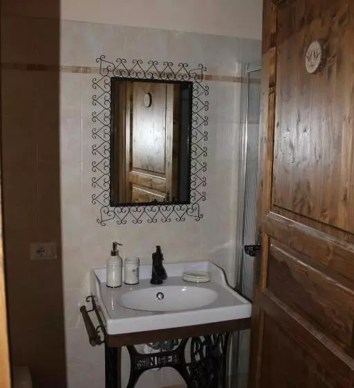 Aamiaismajoitus (B&B) La Casa Delle Rondini
